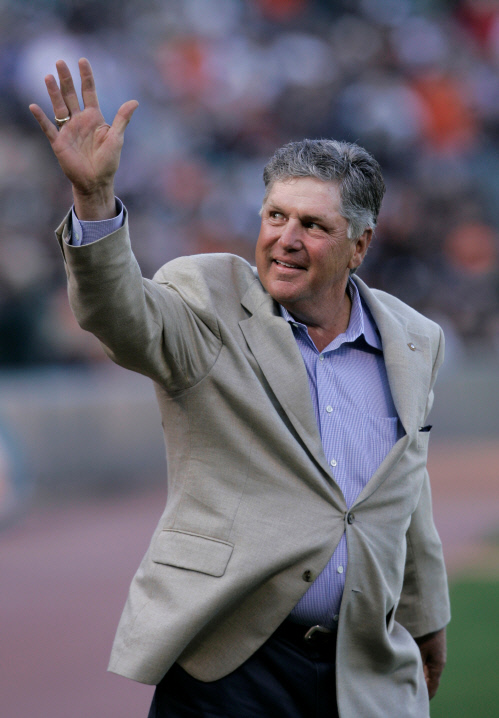 레전드 톰 시버의 사망으로 소환된 '코리안 특급' 박찬호