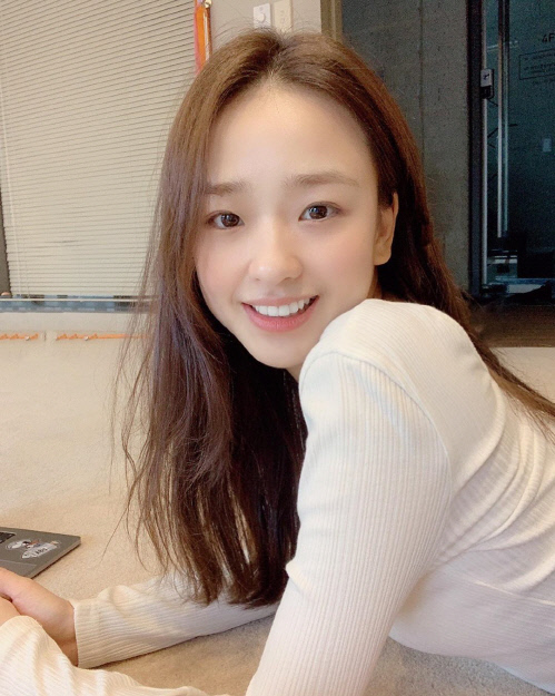 'CEO 변신' 손연재, '라스' 출연 소감 + 청순한 일상 공개 [★SNS]