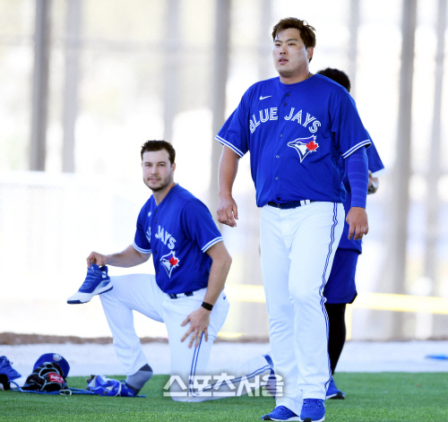 [포토] 류현진 \'오늘 훈련도 잘 마쳤어\'