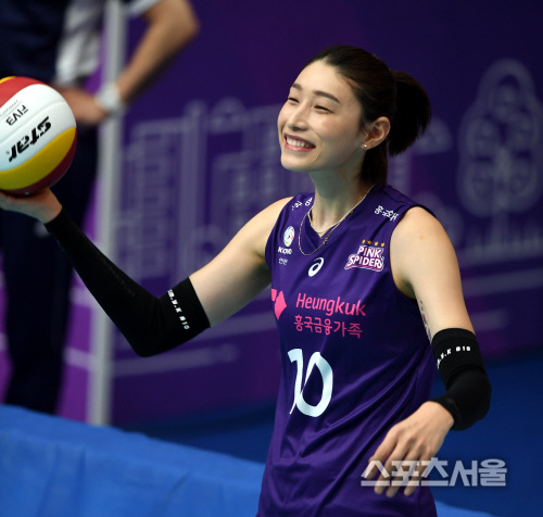 [포토] 국내 무대 복귀하는 김연경 \'미소 가득\'