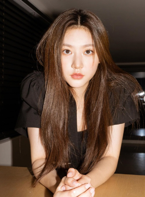 "오오 어른" 김새론, 운전+맥주 '어른이'일상 성숙한 미모도 화제