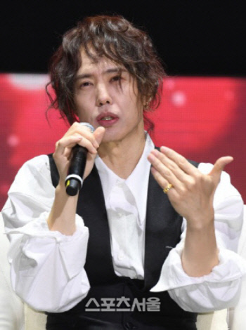 양준일측, 저작권 무단도용 의혹에 "공동작곡가에 양도받아, 법적 문제 없다"