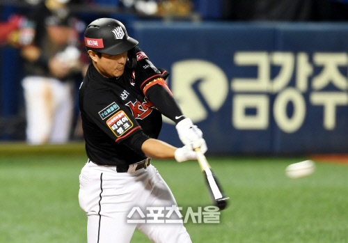 [포토] 황재균, 3회 먼저 앞서 가는 2타점 적시타