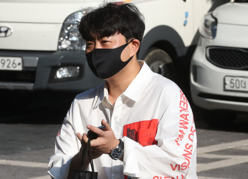 [단독]김호중 "복무 시작, 아쉬움 컸던만큼 더 성장해 돌아올 것"(인터뷰)