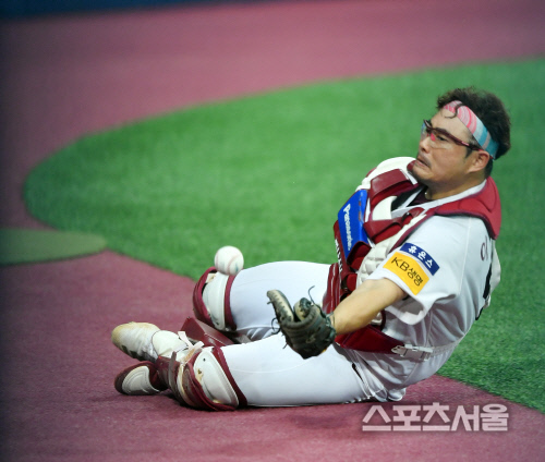 몸날린 이지영 '늦었구나'[포토]