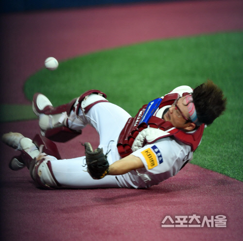 몸날린 이지영 '늦었구나'[포토]