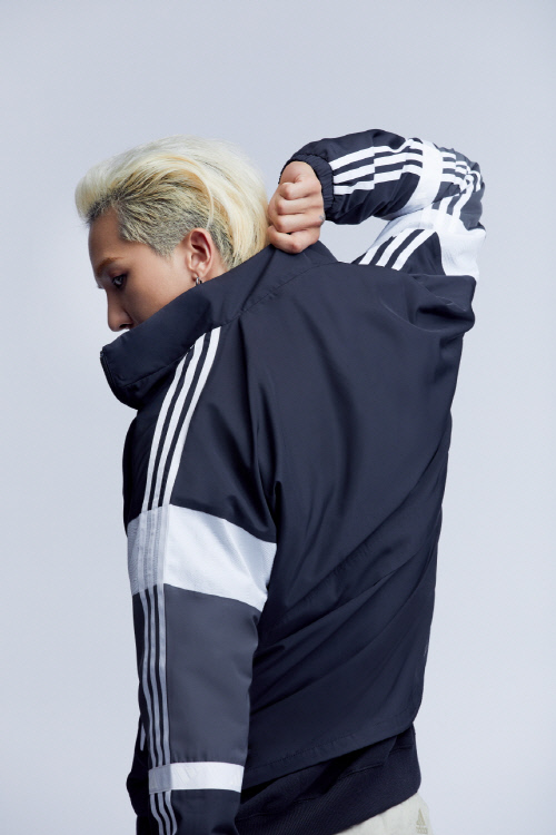 이미지4_아디다스 아우터 자켓 송민호 화보