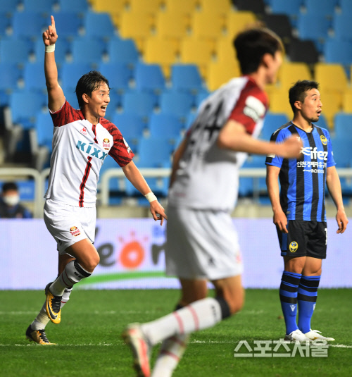 [포토] FC서울 윤주태, 골인 줄...알았는데!