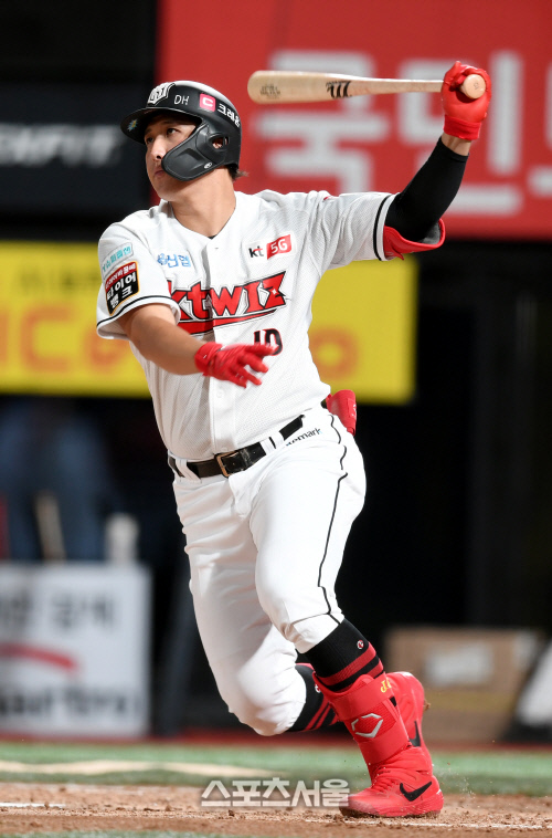 [포토] 황재균, 2회 한 점 더 달아나는 적시타