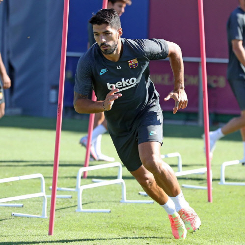 "나가라고는 했는데…" 쿠만 감독, 수아레스 평가전에서도 완전 배제