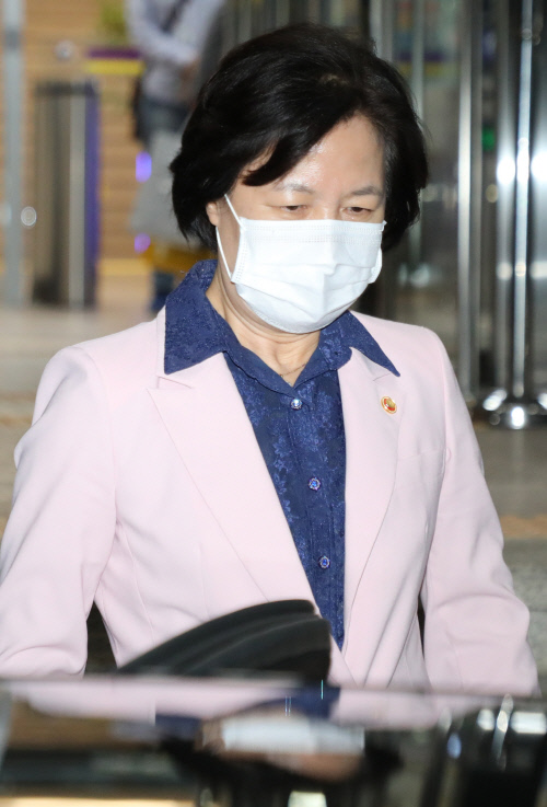 네이버 "추미애 검색하면 호날두가 나와서" 집계 및 자동변환 오류 수정