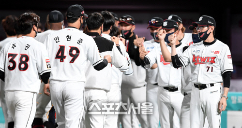 [SS주간방담] 총력전 선언한 KT 이강철 감독의 속내 外