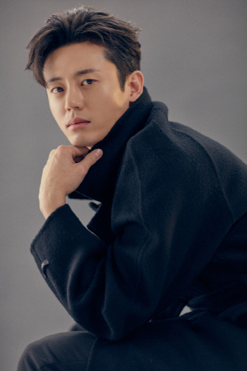 배우 이지훈, 소속사와 법적 갈등...법원,전속계약 효력정지 결정