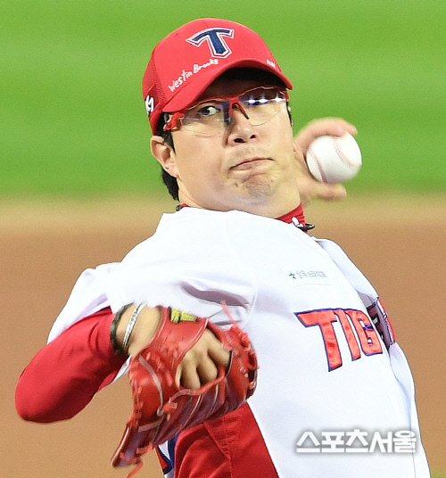 [포토] 양현종, 모자에 새긴...웨스틴 브룩스?