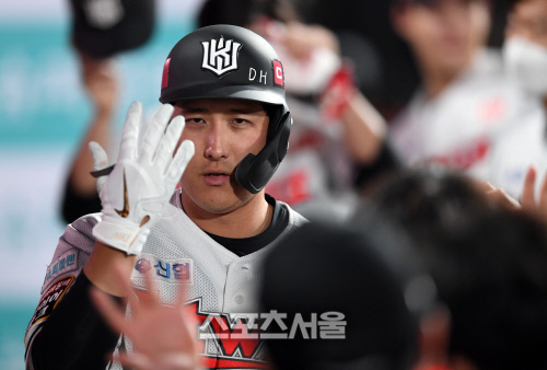 [포토]KT 황재균, 팀 승리 이끄는 시즌 15호 홈런