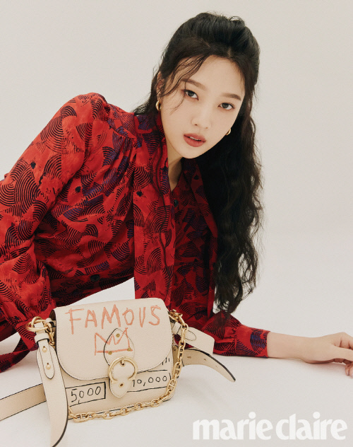 [보도자료] 코치, 레드벨벳 조이와 함께한  공개 (1)