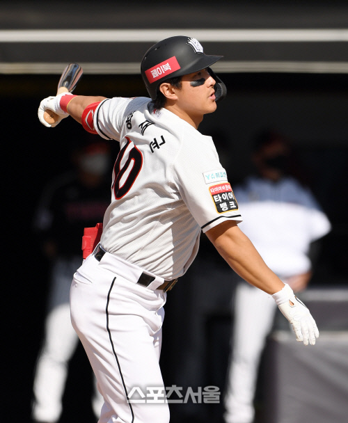 [포토]KT 황재균, 역전이다!
