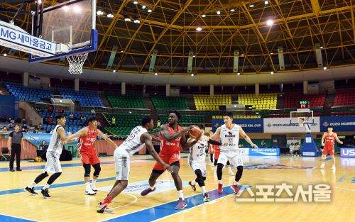 [포토] 2020 KBL 컵대회, 군산에서 불태우는...승부!