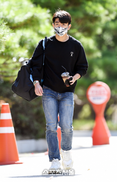 [포토]NFC 입장하는 올림픽대표팀 김대원