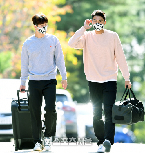 [포토]올림픽대표팀 이상민-정태욱, 폼나게!