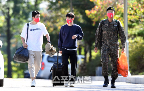 [포토]파주 NFC 입장하는 축구대표팀 김인성-김문환-권경원