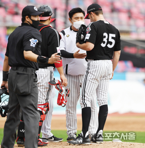 윌슨의 구속하락과 팔꿈치 통증, 결코 만만치 않은 'KBO 외인 선발투수'