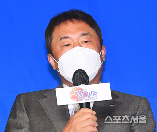 [포토] KCC 전창진 감독, 더 높은 순위를 향해!