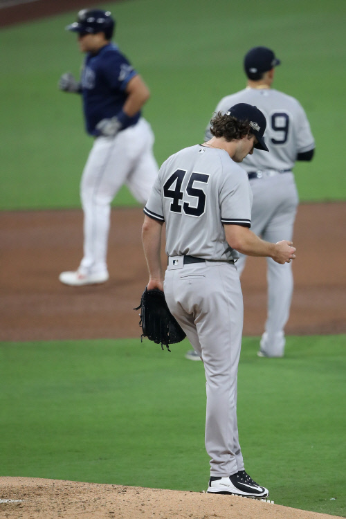 BBA-BBN-BBO-SPO-DIVISION-SERIES---NEW-YORK-YANKEES-V-TAMPA-BAY-R