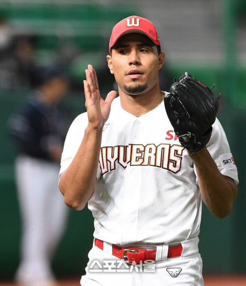 [포토] SK 핀토, 좋아 좋아~