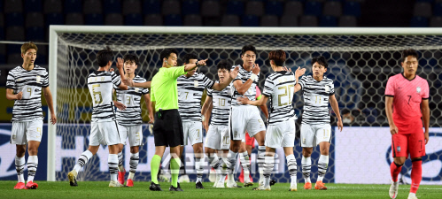 [포토] 올림픽대표팀 \'경기 뒤집었어\'