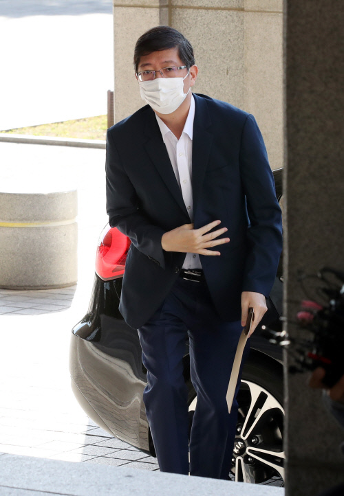 '재산 축소 의혹' 김홍걸 의원, 검찰 출석