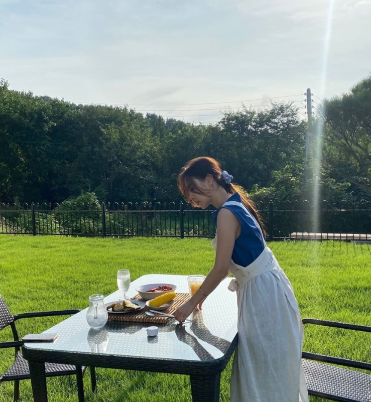 '노총각 눈감아' 박성광♥이솔이 영화같은 야외브런치, 행복 신혼일상 공개[★SNS﻿] 