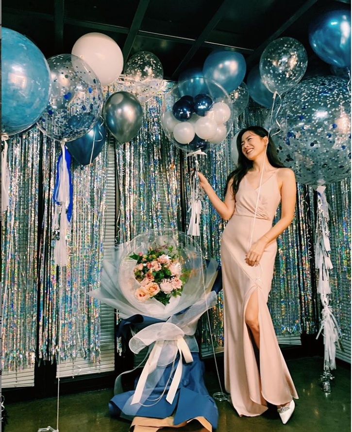 '여신 미모' 손예진, 프러포즈 현장 뺨치는 촬영장 현장 공개[★SNS﻿]