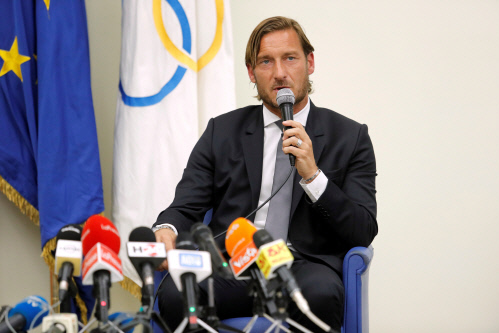 토티 아버지, 코로나19로 사망…AS로마 "깊은 애도 보낸다"