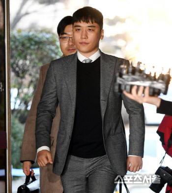 '성매매 알선·상습도박' 승리, 오늘(14일) 2차 군사재판