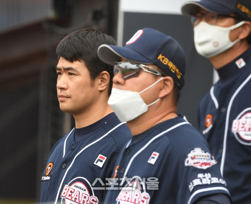 [포토] 두산 김재환, 1회부터...뜨겁네!