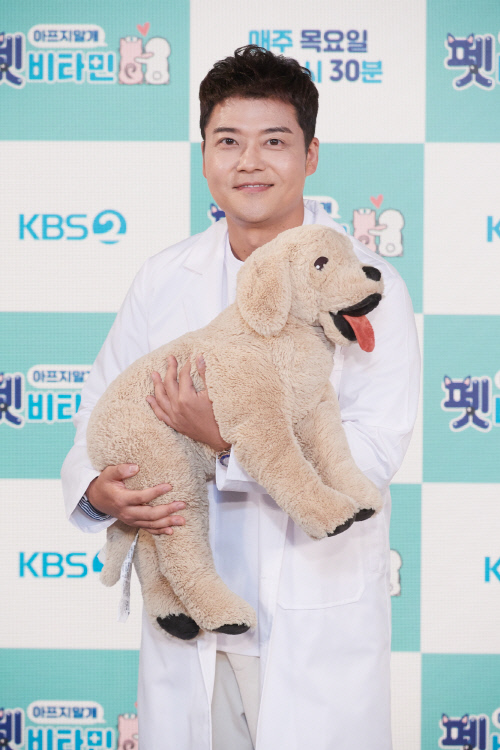'펫 비타민' 전현무 "비타민보다 더 필요한게 펫 비타민…사명감 생겼다"
