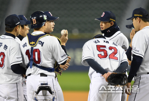 [포토] 두산 베어스, 순위를 끌어올려야...
