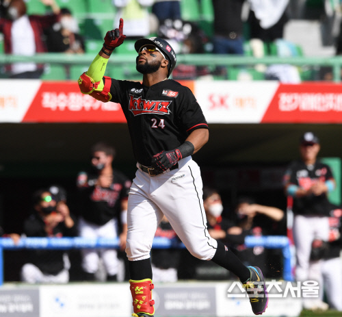 [포토] kt 로하스, 시즌 46호 홈런포!