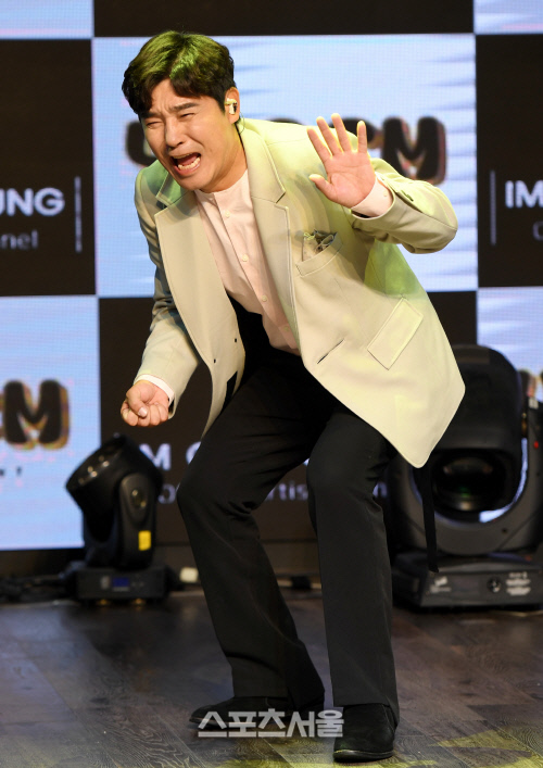 [포토] 임창정 '힘든 건 사랑이 아니다'