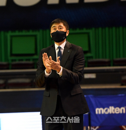 [포토] 이상민 감독 '오늘은 이기자'