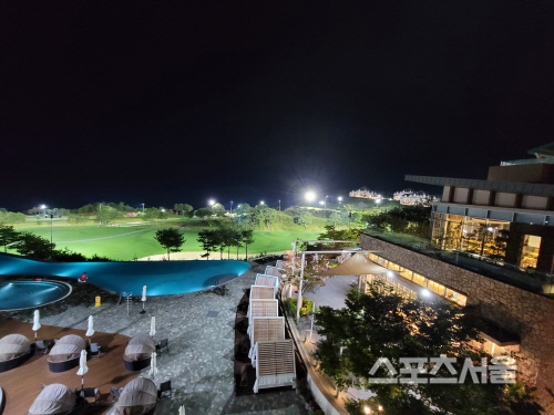 야간수영장 전경