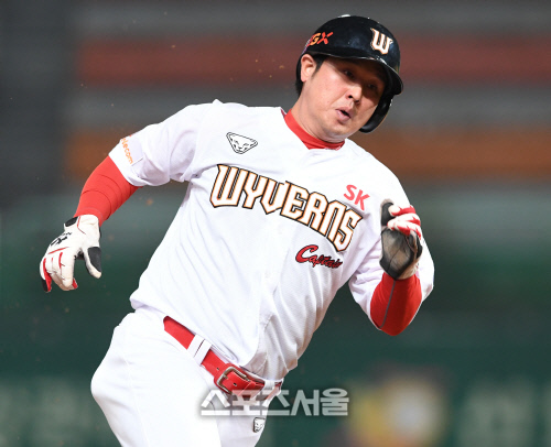 368홈런 기록한 최정, '홈런왕' 이승엽 467개 넘어설 수 있을까