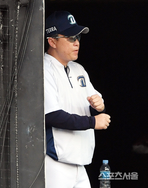 [포토] NC 이동욱 감독, 계속 밀어부쳐~!
