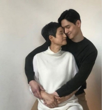 고경표, 모친상 후 심정 "많이 보고싶습니다"