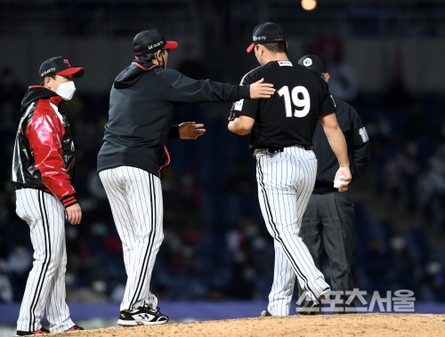 "너무 추워요" KS시즌에 열리는 정규시즌, 부상위험 속 순위경쟁[SS시선]