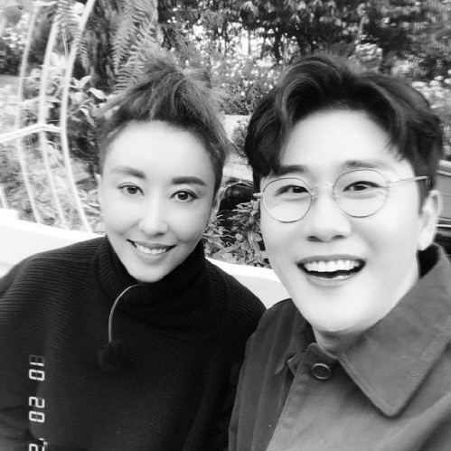 김완선X영탁 "이 조합 뭐야?"…'뽕숭아 학당' 촬영 인증샷[★SNS]