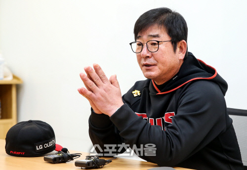 [포토] 인터뷰 하는 류중일 감독