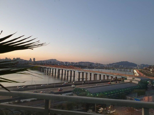 홍석천, 故박지선 비보에 쓸쓸한 심경…"깊이 생각하게 하는 새벽하늘"[★SNS]