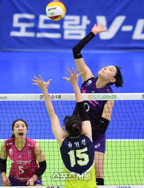 [포토]흥국생명 김연경, 높은 타점의 공격
